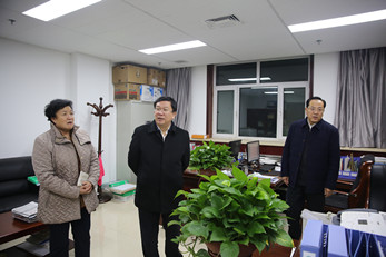 副省長(zhǎng)夏紅民同志蒞臨甘肅演藝集團(tuán)檢查指導(dǎo)工作